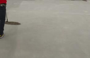 在工廠(chǎng)進(jìn)行保潔作業(yè)時(shí)，要注意什么呢？